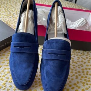 Vince Camuto: Brand New, never worn Suede true blue flat